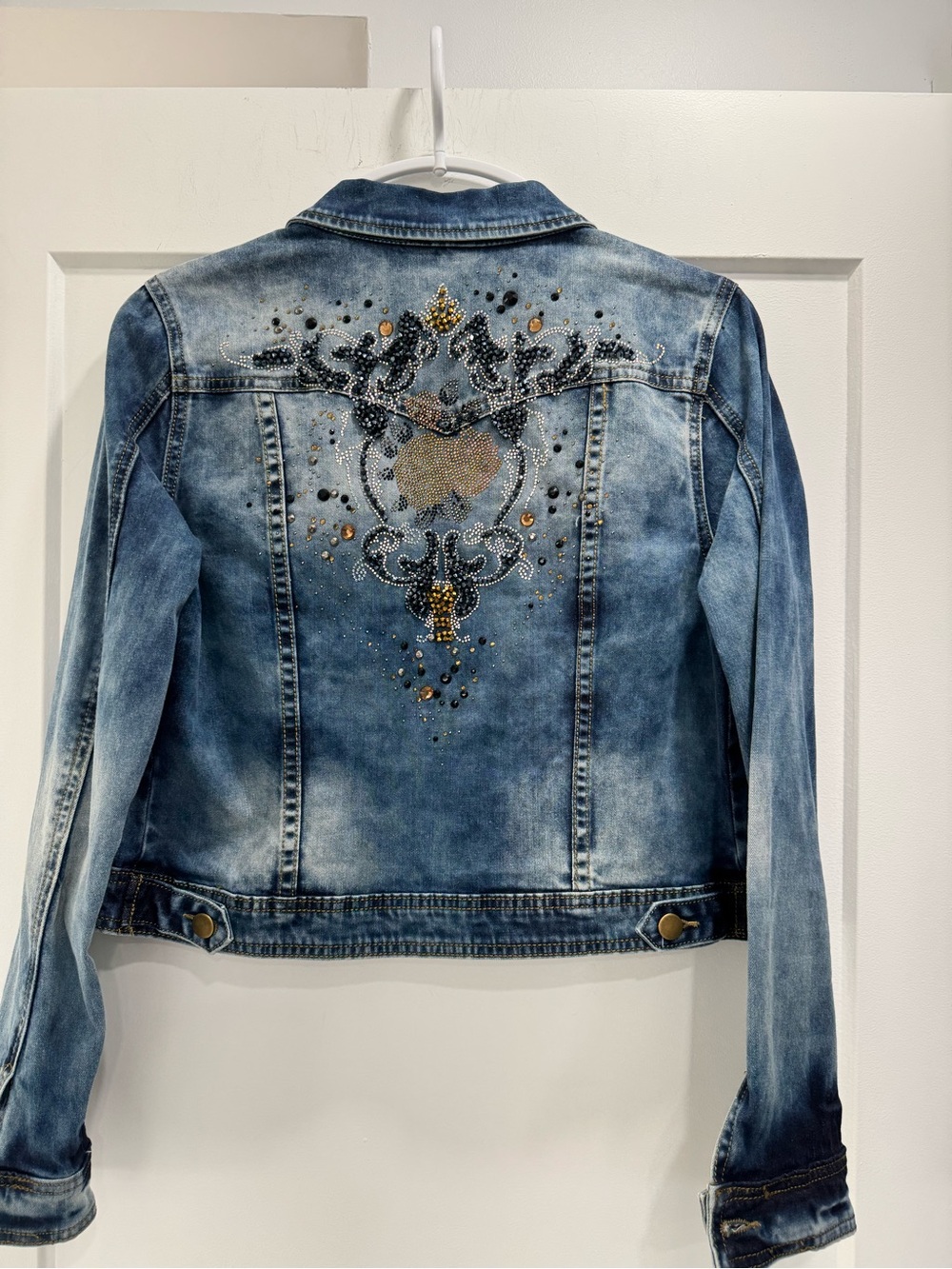 VENUS Women’s Washed Blue Denim Jacket with Embellished Shoulders & Back. US 10